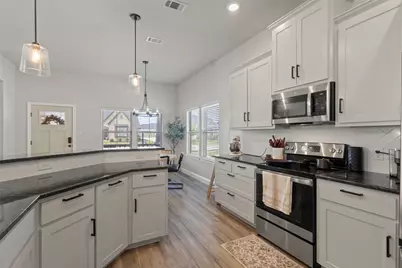 616 Charlotte Lane, Burleson, TX 76028 - Photo 18