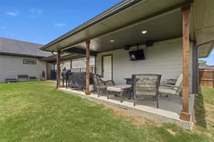 616 Charlotte Ln, Burleson, TX 76028 - Photo 4
