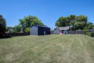 207 S Wickham St, Alvord, TX 76225 - Photo 22