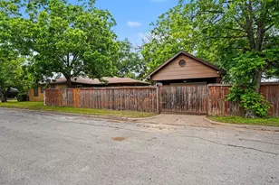 801 N 37th St, Corsicana, TX 75110 - Photo 32