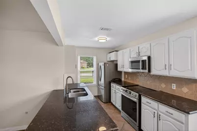 7220 Elderberry Lane, Dallas, TX 75249 - Photo 6