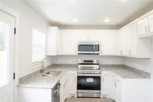 318 Henderson St, Bonham, TX 75418 - Photo 8