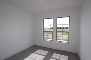 1001 Tarryhill Dr, Crowley, TX 76036 - Photo 10
