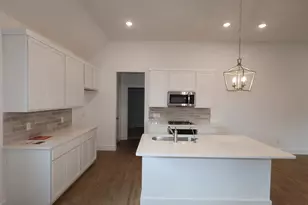 1001 Tarryhill Dr, Crowley, TX 76036 - Photo 6