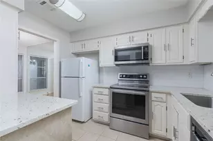 9142 Emberglow Ln, Dallas, TX 75243 - Photo 6