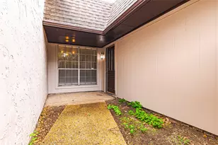 9142 Emberglow Ln, Dallas, TX 75243 - Photo 16