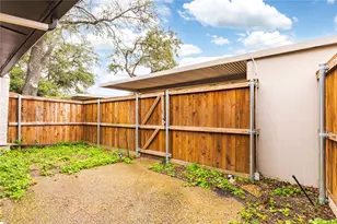 9142 Emberglow Ln, Dallas, TX 75243 - Photo 18