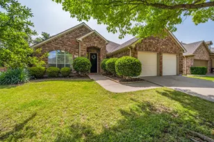 2529 Indian Hills Dr, Little Elm, TX 75068 - Photo 2