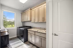 8828 Sundance Pl Ct, Granbury, TX 76049 - Photo 24