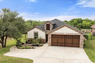 8828 Sundance Pl Ct, Granbury, TX 76049 - Photo 6