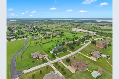 10617 Los Rios Drive, Fort Worth, TX 76179 - Photo 4
