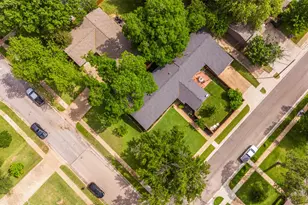 3581 Woodleigh Dr, Dallas, TX 75229 - Photo 38