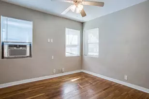 902 Denton St, Denton, TX 76201 - Photo 8