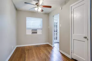 902 Denton St, Denton, TX 76201 - Photo 4