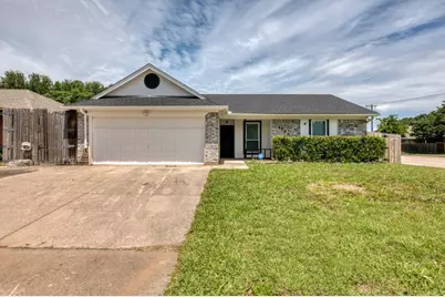 1700 Willow Vale Drive, Fort Worth, TX 76134 - Photo 4