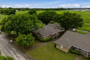 1729 Jenkins Ln, Glenn Heights, TX 75154 - Photo 4