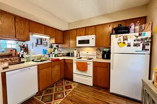 1251 Dallas Dr, Denton, TX 76205 - Photo 6