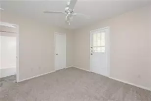 1251 Dallas Dr, Denton, TX 76205 - Photo 10