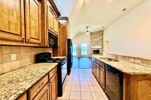 921 Raleigh Path Rd, Denton, TX 76208 - Photo 6