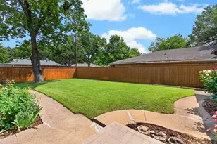 6233 Crestmont Dr, Dallas, TX 75214 - Photo 30