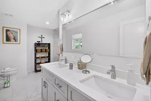6233 Crestmont Dr, Dallas, TX 75214 - Photo 20