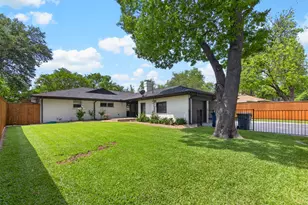6233 Crestmont Dr, Dallas, TX 75214 - Photo 32