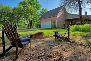 735 Sleepy Hollow Ln, Valley View, TX 76272 - Photo 2