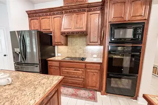 735 Sleepy Hollow Ln, Valley View, TX 76272 - Photo 10