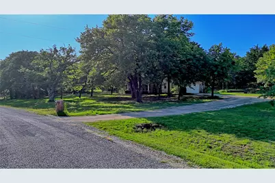 735 Sleepy Hollow Lane, Valley View, TX 76272 - Photo 32