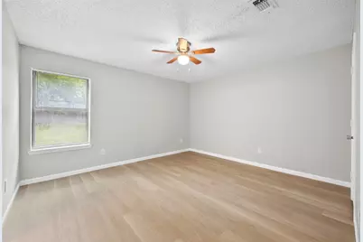 6219 Kelly Elliott Road, Arlington, TX 76001 - Photo 10