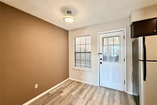 1223 Dallas Dr, Denton, TX 76205 - Photo 4