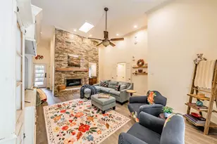 5912 Meadow Wood Ln, Fort Worth, TX 76112 - Photo 2
