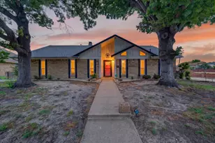 1000 Oxfordshire Dr, Carrollton, TX 75007 - Photo 1