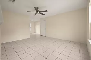 714 Jalisco Plaza, Dallas, TX 75211 - Photo 4