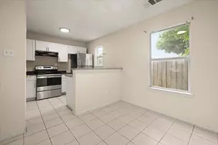 714 Jalisco Plaza, Dallas, TX 75211 - Photo 10