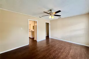 1609 Wayne St, Denton, TX 76209 - Photo 2