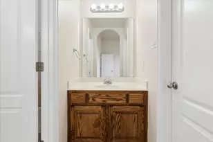 11000 Owl Creek Dr, Fort Worth, TX 76179 - Photo 22