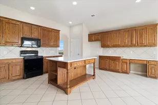11000 Owl Creek Dr, Fort Worth, TX 76179 - Photo 6