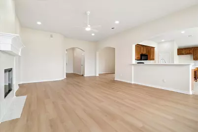 11000 Owl Creek Drive, Fort Worth, TX 76179 - Photo 4