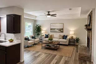 517 Signal Hill Ct S, Fort Worth, TX 76112 - Photo 2