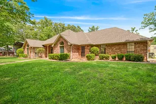 212 Wooded Hills Dr, Powderly, TX 75473 - Photo 2