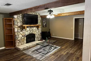 484 S 1st Ave, Stephenville, TX 76401 - Photo 4
