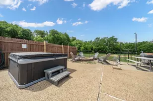 129 Lemley Ln, Waco, TX 76705 - Photo 10