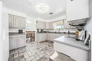129 Lemley Ln, Waco, TX 76705 - Photo 16