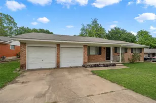 8718 Panther Dr, Woodway, TX 76712 - Photo 4