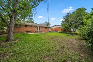 8718 Panther Dr, Woodway, TX 76712 - Photo 2