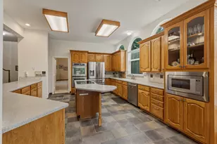 7612 Oak Knoll Dr, North Richland Hills, TX 76182 - Photo 12