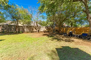 5201 Rustle Leaf Dr, Arlington, TX 76017 - Photo 34