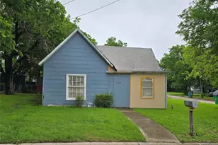 602 N Weaver St, Gainesville, TX 76240 - Photo 1