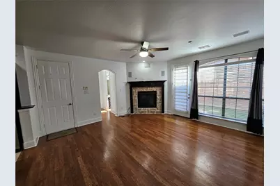 9208 Dillon Trail, Irving, TX 75063 - Photo 8